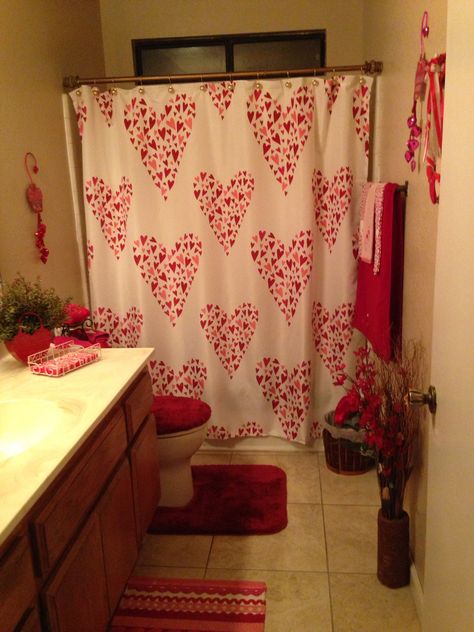 Valentines bathroom. Valentines Bathroom, Valentine Bathroom, Romantic Bathroom Decor, Vday Decor, Romantic Bathrooms, Red Towels, Diy Valentine's Day Decorations, Restroom Decor, Diy Valentines Decorations