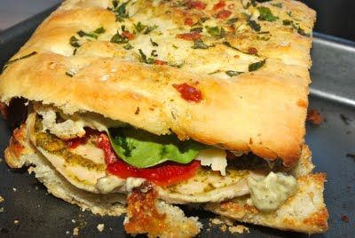 Tuscan Chicken Sandwich, Puff Pastry Chicken, Chicken Dishes Easy, Chicken Breast Fillet, Mediterranean Chicken, Tuscan Chicken, Roasted Mushrooms, Savory Chicken, Chicken Sandwich