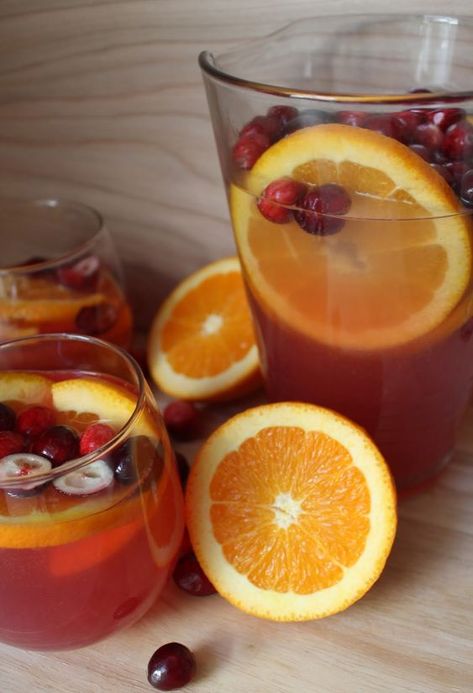 Fall Lemonade Recipe, Holiday Lemonade, Fall Lemonade, Winter Lemonade, Harvest Punch, Lemonade Business, Cranberry Lemonade, Orange Lemonade, Bridal Shower Drinks