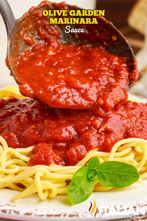 Olive Garden Marinara Sauce Recipe, Olive Garden Marinara Sauce, Garden Marinara Sauce, Marina Sauce, Best Marinara Sauce, Olive Garden Pasta, Slow Roasted Italian, Easy Pasta Sauce, Olive Garden Recipes