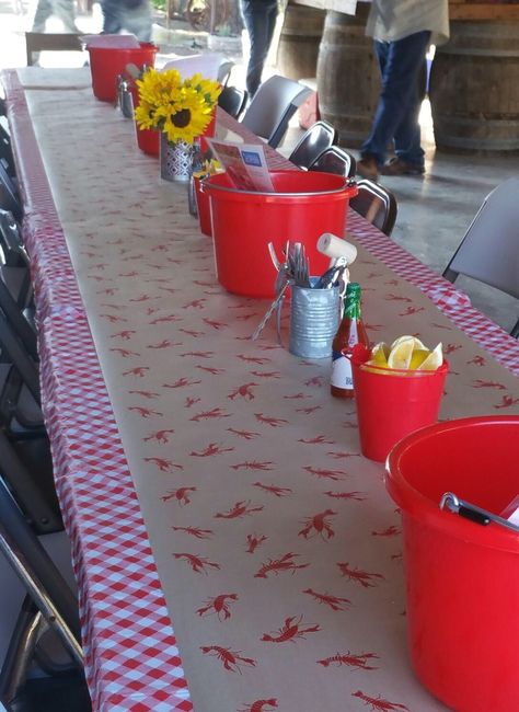 Crawfish Boil Setup, Crawfish Theme Party, Crawfish Boil Birthday Party Decorations, Low Country Boil Birthday Party, Shrimp Boil Table Setting, Seafood Birthday Party Ideas, Southern Boil, Crawfish Birthday Party, Seafood Boil Party Decorations