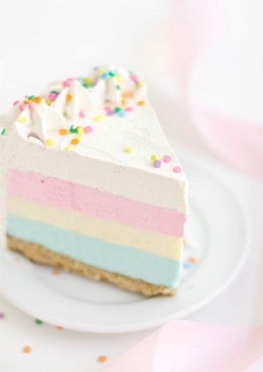 basically-pastel: Everything Pastel ~ ♥ Birthday Cheesecake, A Slice Of Cake, Pastel Cupcakes, Pastel Cakes, Slice Of Cake, Dessert Simple, Dessert Party, Cheesecake Desserts, Healthy Desserts Easy