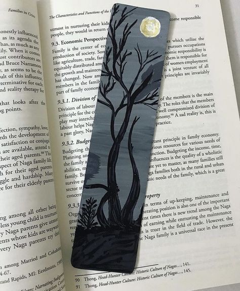 Fantasy Bookmark Ideas, Book Mark Ideas Aesthetic, Bookmark Ideas Aesthetic, Fantasy Bookmarks, Broken Book, Handmade Bookmarks Diy, Bookmarks For Books, Creative Bookmarks, Bookmark Craft