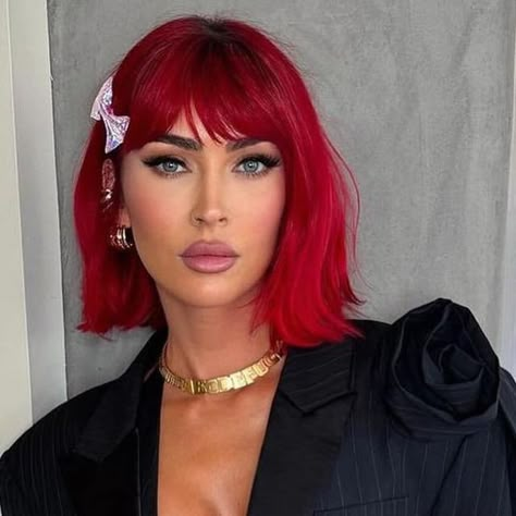 Megan Fox FanPage on Instagram: "♥️" Barbie Goddess, Red Bob Hair, Megan Fox Style, Magenta Hair, Megan Denise Fox, Diy Hair Color, Hair Color Streaks, Hollywood Movie, Hair Stylist Life