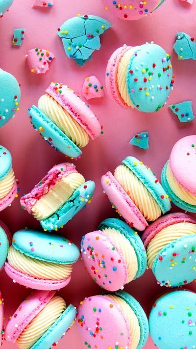 // u n i c o r n Kue Macaroon, Macaroon Cookies, Macaron Cookies, Wreath Candy, Craft Market, Market Display, Macaroon Recipes, Rainbow Food, Macaron Recipe