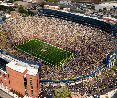 ♥ The Big House U Of M Football, Michigan Stadium, Michigan Go Blue, Wolverines Football, Michigan Wolverines Football, Michigan Sports, College Football Teams, Sports Stadium, Michigan Football