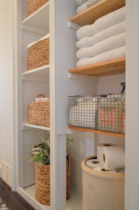 Linen Closet Organization Hallway, Organize A Linen Closet, Linen Closet Design, Linen Closet Makeover, Bathroom Linen Closet, Linen Closet Storage, Organizing Linens, Hallway Closet, Organization Bathroom