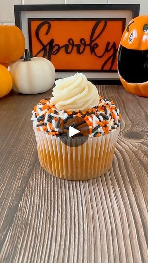 9.2K views · 1K reactions | 🧡🧁🖤🧁🤍🧁🧡🧁🖤🧁🤍🧁 #cupcake #sprinkles #fall #fallcupcakes #cakedecorating | Treat Yourself Cakery Cupcake Centerpieces, Pumpkin Song, Cupcake Sprinkles, Fall Cupcakes, Cupcake Decorating, Monster Mash, 10k Views, Halloween Cupcakes, Cupcakes Decoration