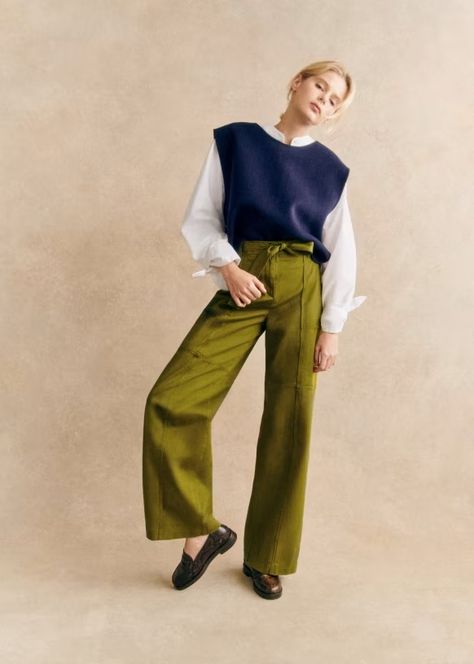 Roderic Trousers - Olive Green - Organic cotton - organic textile - Sézane Olive Trousers Women, Spring Olive Trousers, Chic Olive Trousers, Olive Green Trousers Outfit, Olive Utility Trousers, Trousers With Sneakers, Sezane Loulou Trousers, Green Trousers Outfit, Olive Pants Outfit