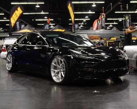 Tesla Model 3 Black Signature SV104 | Wheel Front Tesla Model 3 Modified, Tesla Model 3, Tesla Sports Car, Tesla Car Models, Tesla Wheels, Tesla Owner, New Tesla, Hot Rods Cars Muscle, Tesla Car