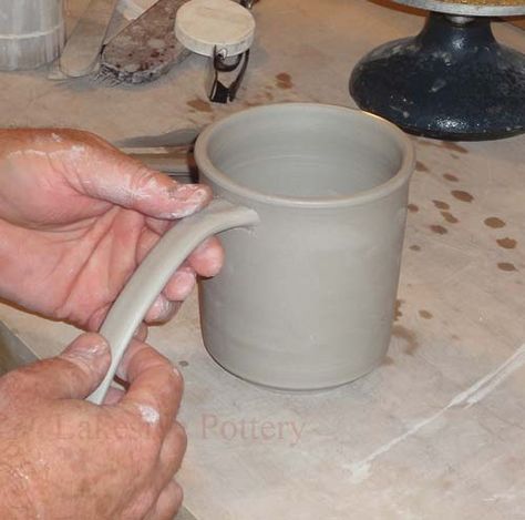 Throwing a mug on the pottery wheel Clay Handles, Mud Recipe, Ceramic Tips, Throwing Pottery, Pottery Throwing, Magic Mud, Pottery Tips, Water Magic, Ceramic Shoes