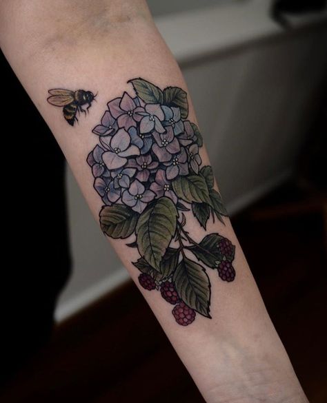 @tattoosfati Blackberry Tattoo, Hydrangea Tattoo, O Tattoo, Floral Tattoo Sleeve, Botanical Tattoo, Bee Tattoo, Time Tattoos, Half Sleeve Tattoo, Nature Tattoos