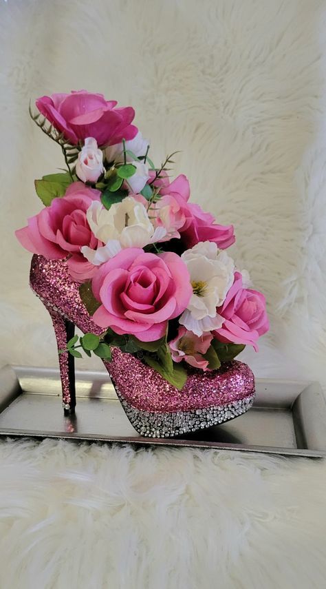 Shoe Table Decor, Shoe Floral Arrangements, Shoe Centerpieces Table Decorations, Shoe Decorations Diy, Diy Floral Shoes, Hot Pink Centerpieces, Shoe Vase, Tea Cups Diy, Glitter Centerpieces