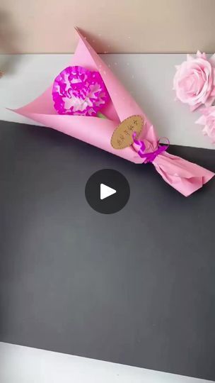 Ideas For 8 March For Mom, 8 March Gift Ideas, March Gifts, Napkin Folds, Flowers For Mom, 8 March, Simple Phone Wallpapers, Flower Arrangements Diy, Preschool Art