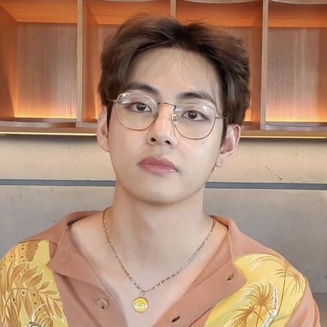 Kim Taehyung Glasses Cute, V In Glasses, Tae With Glasses, Kim Taehyung Glasses, Kpop Idols With Glasses, Taehyung Wearing Glasses, V With Glasses, Taehyung In Glasses, Taehyung With Glasses