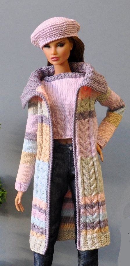 Habit Barbie, Barbies Dolls, Knit Doll, Barbie Knitting Patterns, Barbie Dress Pattern, Barbie Ideas, Doll Knitting, Barbie Wardrobe, Barbie Doll Clothing Patterns