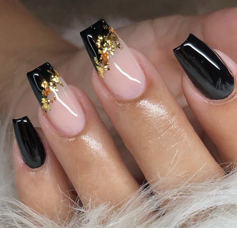 Black And Gold French Manicure, Black Accent Nail Ideas, Black Encapsulated Nails, Black Gold Nails Acrylic, Nails For Black Dress Classy, Black And Gold Outfit Classy, Black And Gold Gel Nails, Black And Gold Nails Acrylic, Black And Golden Nails