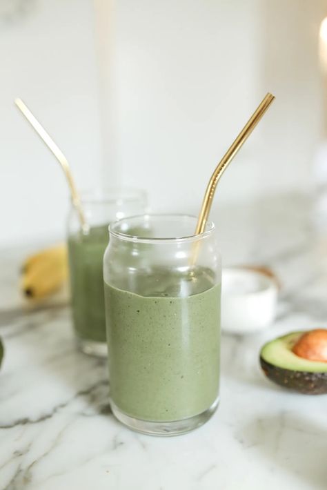 Daily Greens & Avocado Smoothie - The Modifica Daily Greens, Brunch Desserts, Smoothie Prep, Avocado Smoothie, Morning Smoothie, Pea Protein, Appetizer Salads, Raspberry Jam, Green Smoothie