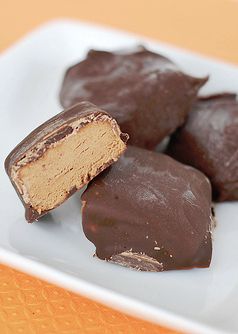 Homemade 3 Musketeers - only 3 ingredients! Homemade Candy Bars, Frozen Yogurt Bites, Diy Easy Recipes, Yogurt Bites, Chocolate Covered Peanuts, Three Musketeers, Homemade Candies, Yummy Sweets, Bundt Cake