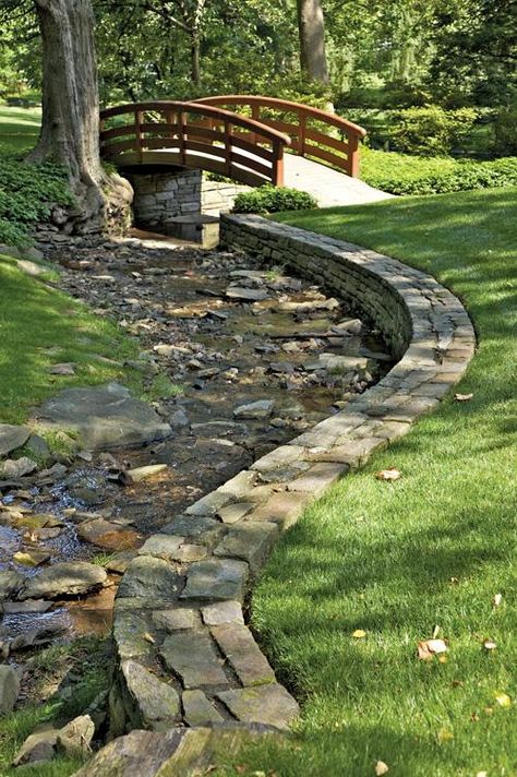 Natural Landscape Design Backyard Ideas, Backyard Creek Ideas, Huge Backyard Ideas, Large Backyard Ideas, Backyard Creek, Nice Backyard, Backyard Stream, Garden Stream, Kolam Koi