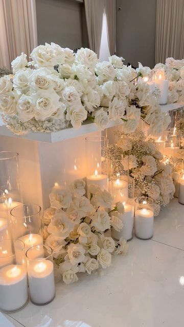 Posh Wedding, Bride Groom Table, Elegant Wedding Themes, White Wedding Decorations, Romantic Wedding Receptions, Wedding Cake Roses, Luxury Wedding Decor, All White Wedding, Bridal Table