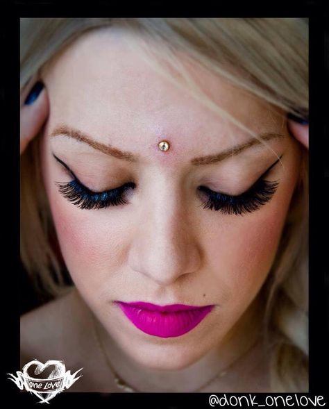 Third Eye Dermal Piercing, Eye Dermal, Third Eye Piercing, Third Eye Art, Eye Piercing, Style Moodboard, Cool Piercings, Dermal Piercing, Body Modification