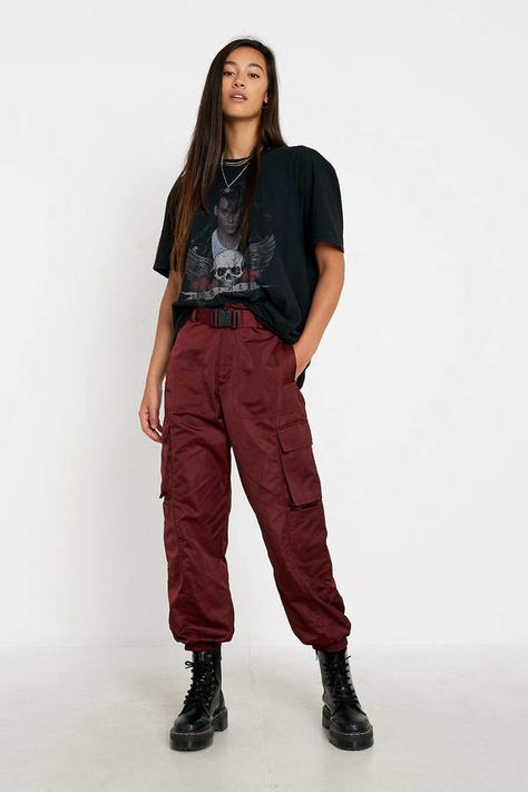 Urban Outfitters UO Jodie Maroon Seatbelt Pant Maroon Joggers Outfit, Maroon Pants Outfit, Joggers Outfit Women, Maroon Joggers, Maroon Outfit, Maroon Pants, Joggers Outfit, Easy Trendy Outfits, Fashion Joggers