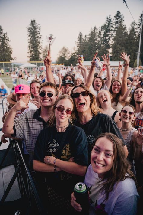 Indie Music Festival Outfit, Folk Outfit, Aesthetic Concert, Summer Music Festival, Granola Girl Aesthetic, Summer Music Festivals, Vsco Photography, Summer Music, Concert Series