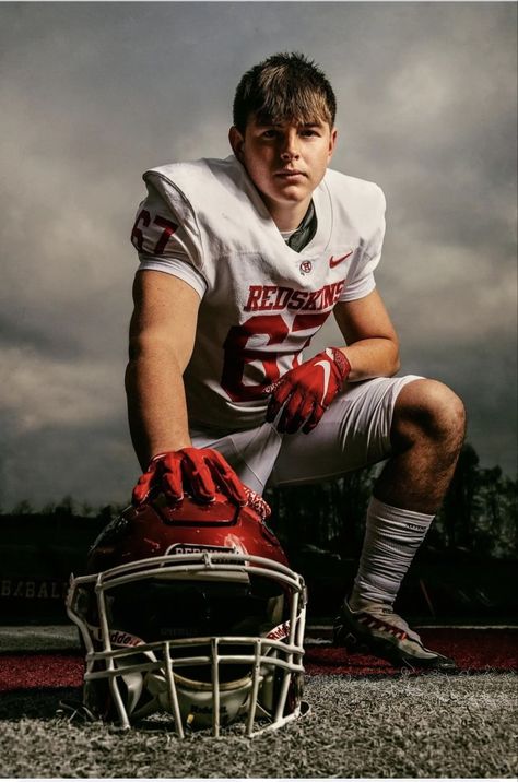 Senior Football Photography, Football Senior Photos, Football Senior Pictures, Senior Pictures Boys Outdoors, Senior Photos Boys, Football Poses, Football Players Photos, Senior Football, Senior Boy Poses