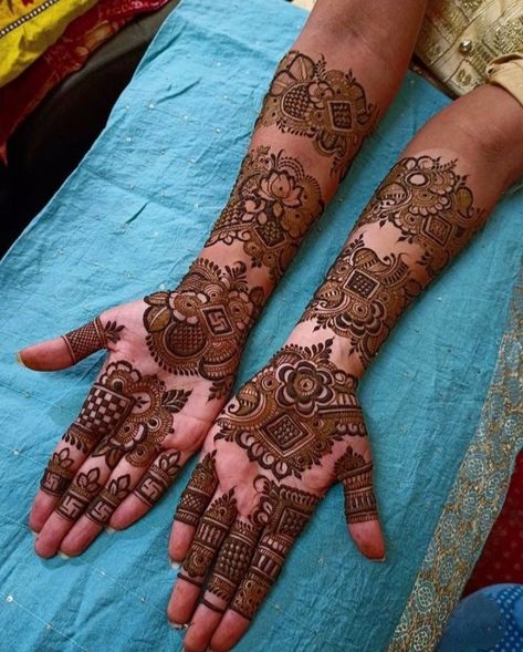 Full Hand Henna, Latest Mehndi Designs Wedding, Arabic Mehendi, Palm Mehndi, Short Mehndi Design, Dr Ali, Girls Tattoo, Mehndi Designs Bridal Hands, Henna Paste