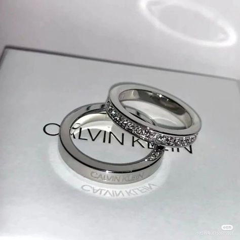 Expensive Couple Rings, Calvin Klein Ring, Engagement Rings Simple, Grunge Ring, خواتم خطوبة, Couple Ring Design, Expensive Rings, Intimo Calvin Klein, Pretty Jewelry Necklaces