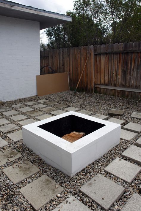 white, painted inside black, simple firepit Paver Garden, Fire Pit Square, Electric Fire Pit, Fire Pit Essentials, Fire Pit Seating Area, Outside Fire Pits, Fire Pit Materials, Modern Fire Pit, Wood Fire Pit