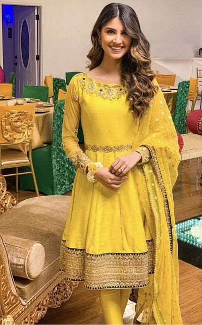 Latest 50 Haldi Dress For Bride And Bridesmaids (2021) Mayon Dresses For Bride Sister, Mayun Outfit, Haldi Ceremony Outfit For Sister, Haldi Dress For Bride, Haldi Function Dress, Haldi Dresses, Lehenga Outfits, Frock Suit, Brown Clothes