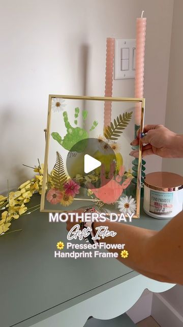 Kayzie Weedman - Working Mom | Lifestyle | Family on Instagram: "Let’s make some Mother’s Day crafts with my toddlers 🌼🌸🌷 we made these DIY pressed floral handprint frames from scratch and we had so much fun. I love them so much that I made an extra one for myself because they were so cute. This is a super easy and FUN craft you can do with your kiddos and it makes a pretty freaking cute gift for Mother’s Day. Everything needs to make this is 🔗 as well 🫶🏽 #mothersdaygift #mothersdaygifts #mothersdaygiftideas #craft #craftwithkids #diycrafts #diyart #craftwithkids #momlife #toddlermom #toddlermomlife #workingmom #workingmoms  *I originally saw this idea on Pinterest, but don’t know who the original creator was but it definitely wasn’t me*" Mother Day Gift Ideas For Kids, Mom Birthday Crafts From Kids, Father’s Day Idea, Family Day Crafts For Kids, Birthday Craft For Mom, Birthday Gifts For Mom Diy, Prek Learning, Mom Frame, Pressed Floral