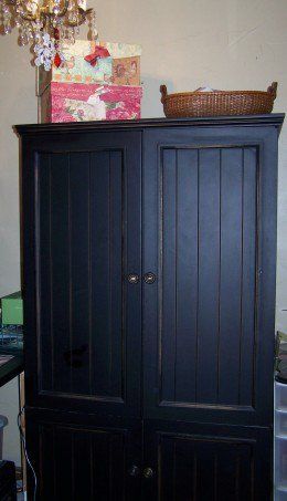 Tv Armoire Repurposed, Tv Cabinet Redo, Diy Distressed Furniture, Tv Cabinet Makeover, Tv Cabinet Repurpose, Old Tv Ideas, Wardrobe Upcycle, Old Tv Cabinet, Armoire Redo