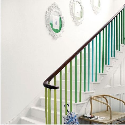 stairs Ombré Stairs, Painted Banister, Stairways Ideas, Interior Entryway, Outdoor Staircase, Hallway Design, Painted Stairs, Hal Decor, Lan Can