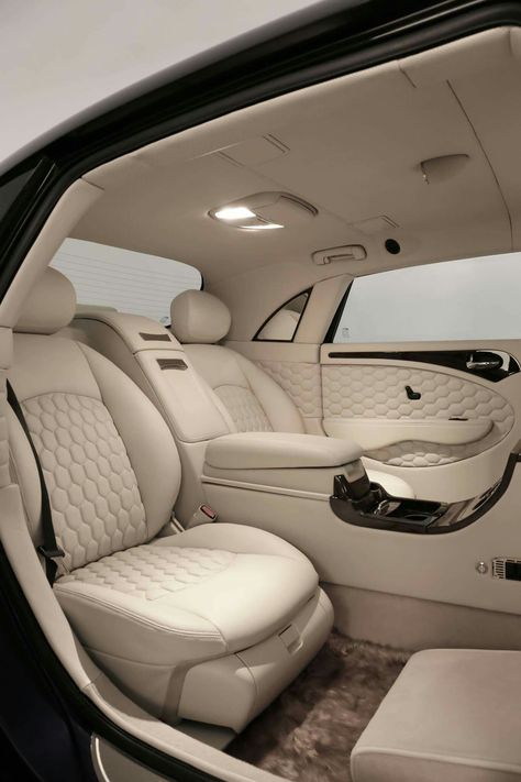 Cream Car, New Luxury Cars, Luxury Car Interior, Dream Cars Jeep, Lux Cars, Leather Car Seat Covers, Car Upholstery, Hello Lovely, Big Car