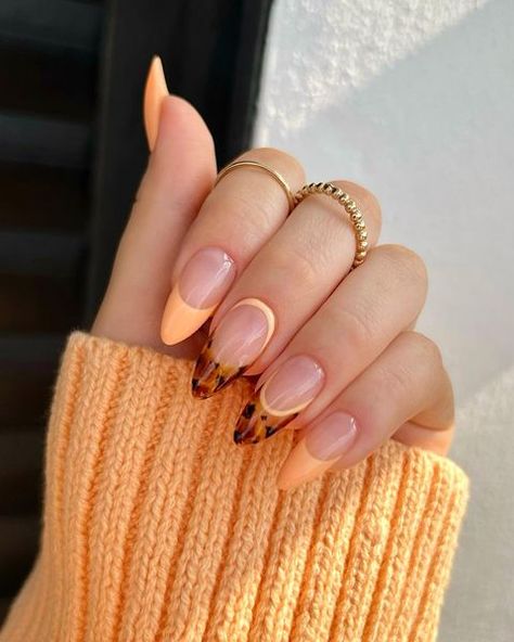 50+ Bright Nails Perfect For A Summer Mani! - Prada & Pearls Cute Summer Nail Designs, Kutek Disney, Orange Nail Designs, Orange Nail, Simple Fall Nails, Nagel Tips, Happy Nails, Smink Inspiration, Almond Shape Nails