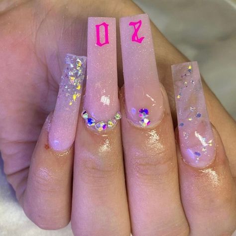 Birthday Nails Square Medium, Acrylic Birthday Nails, Sweet 16 Nail Ideas, 21 Birthday Nails, Birthday Nail Set Ideas, Nail Set Ideas, Birthday Nail Set, Birthday Nail Ideas, 21st Birthday Nails