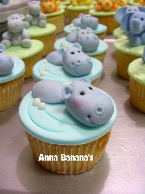 these would look so cute for a baby shower! Hippo Cake, Safari Cupcakes, Cupcakes Design, Decoration Patisserie, Safari Cakes, Cupcakes Decorados, Animal Cupcakes, Creative Cupcakes, Cupcake Designs