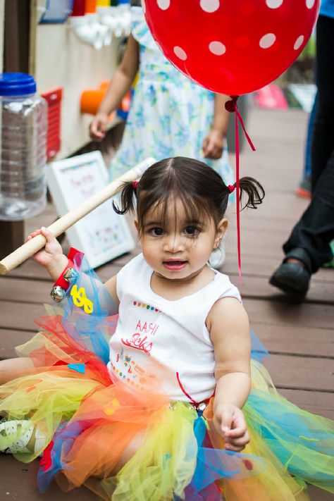 Baby Jam: A Music Inspired 1st Birthday Party Ideas - via BirdsParty.com Baby Jam, Food Favors, Music Themed Cakes, Music Birthday Party, Music Theme Birthday, Food Games, Fun Party Themes, Music Birthday, Baby Einstein