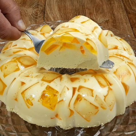 No Bake Lemon Slice, Homemade Ice Cream Recipes Machine, Pineapple Jello, Pineapple Dessert, Ice Cream Recipes Machine, Jello Cake, Pineapple Desserts, Gelatin Dessert, Jello Desserts