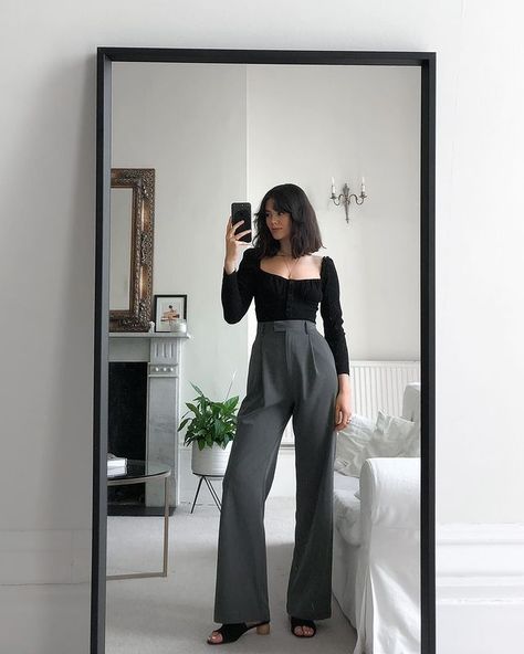 Chloe Miles, Hongkong Outfit, Smart Attire, Djerf Avenue, Business Attire Women, Business Outfits Women, Professional Wear, Smart Outfit, Causal Outfits