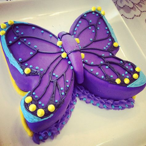 Butterfly cake. Purple fondant cake. Butterfly Shaped Cake, Purple Butterfly Cake, Butterfly Birthday Cakes, Novelty Birthday Cakes, Butterfly Cake, Torte Cupcake, Cupcake Birthday Cake, Christmas Cake Decorations, Shaped Cake