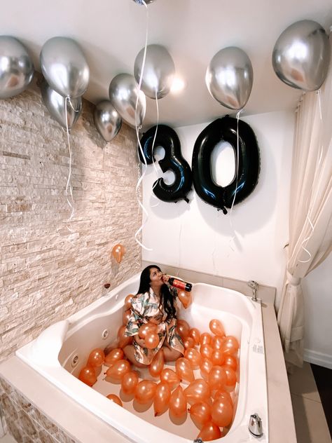 Birthday balloons wine hot tub Photo Shoot With Wine, Bathtub Party, Bath Pictures, 30 Balloons, Balloons Photography, Birthday Photo Shoot, 21st Birthday Photoshoot, Birthday Collage, Thirty Birthday