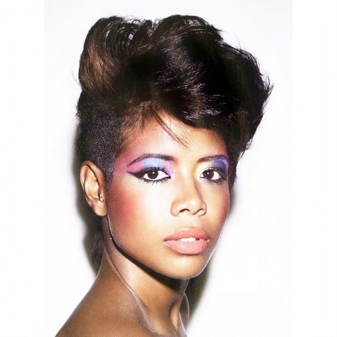 Kelis Hair, Rainbow Eyeshadow, 80s Makeup, American Hairstyles, Rainbow Makeup, Hair Pixie, Hair Styles 2014, Purple Eyeshadow, Hair Crush