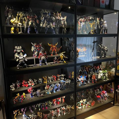 This is just some inspiration I found on Pinterest; it is always great to see how people display and pose their cherished collectibles. #collector #collection #collectible #displaycase #displaystand Transformers Display, Collector Room, Collectors Room Ideas, Toy Collection Display, Expensive Toys, Display Room, Collection Displays, Arabic Clothing, Home Cinema Room