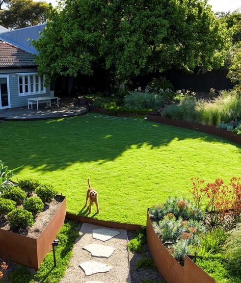 Native Garden Bed, Indiana Native Garden, Flowers Australia, Plants For Raised Beds, Garden Retaining Wall, Australian Garden, Plant Projects, Coastal Gardens, Diy Backyard Landscaping