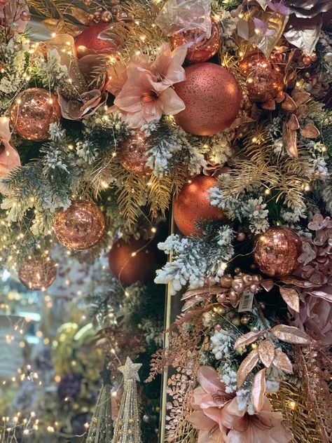 Coral Christmas Decor, Peach Christmas Decor, Peach Christmas Tree, Coral Christmas Tree, Christmas Oranges, Orange Christmas Tree, Floral Christmas Tree, Red And Gold Christmas Tree, Rose Gold Christmas