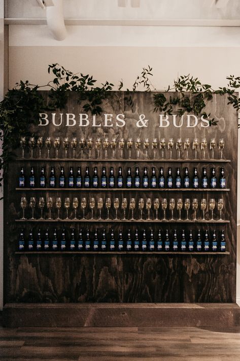 Beer Wall, Decoration Evenementielle, Wedding Wall, Future Wedding Plans, Wedding Drink, Décor Boho, Cute Wedding Ideas, Wedding Mood Board, Wedding Goals